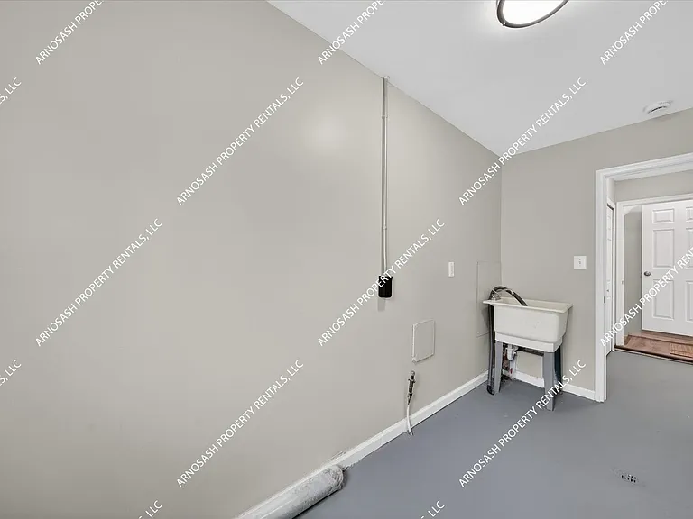 27345 Harvard Rd — Photo 39