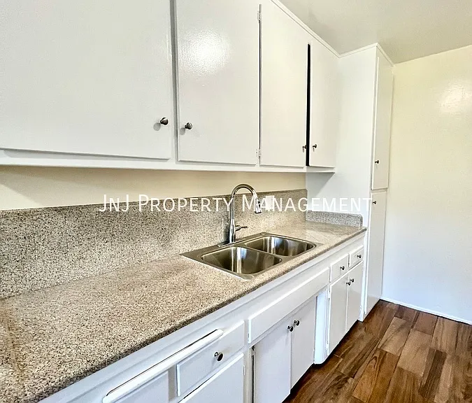 1579 Chestnut Ave #9 — Photo 4