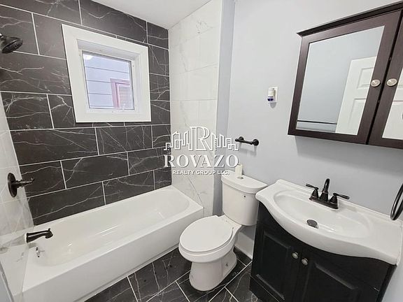 3rd image of 185 N Munn Ave #1E