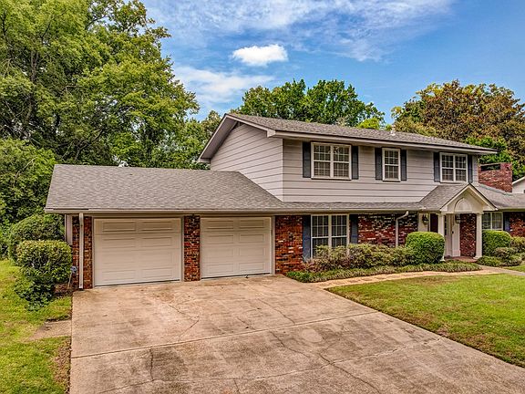 3rd image of 3204 Highland Dr