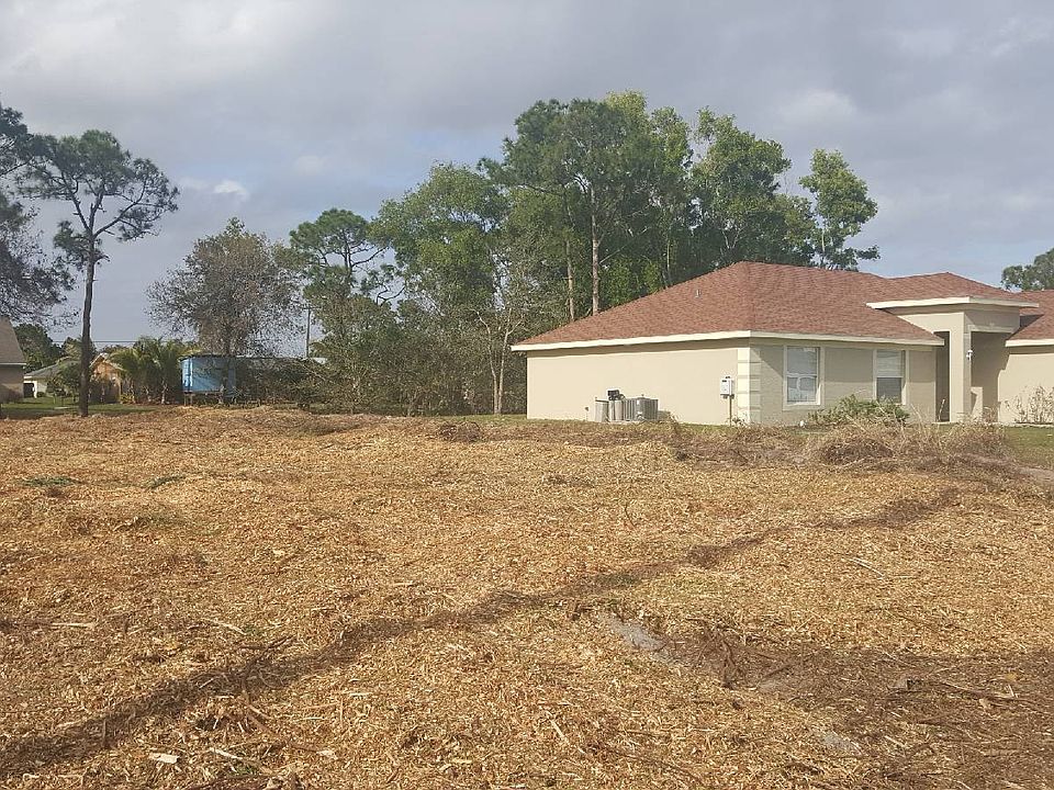 1st image of 513 SE Fallon Dr