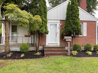 21 Willets Rd, Glen Cove, NY 11542