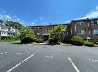 73 Walnut St APT 5, Newton, MA 02460