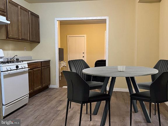 3rd image of 1349 Clipper Heights Ave