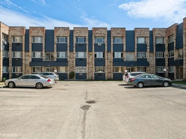 8633 W Foster Ave APT 3A, Chicago, IL 60656