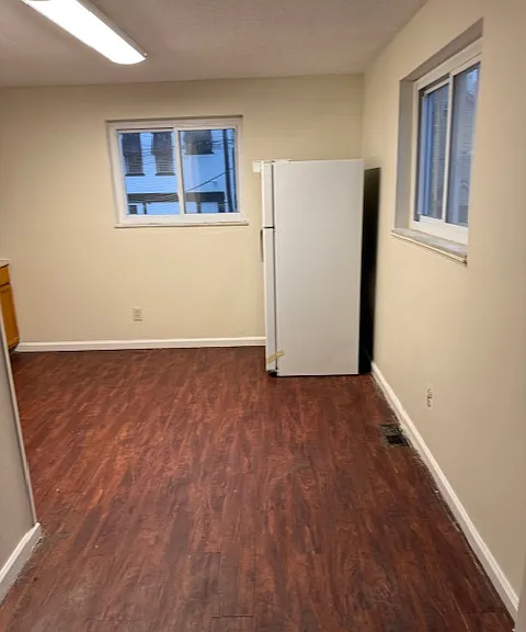 1821 Mills Ave — Photo 8