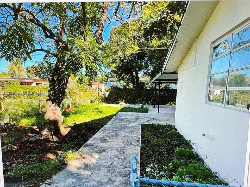 1020 NW 106th St