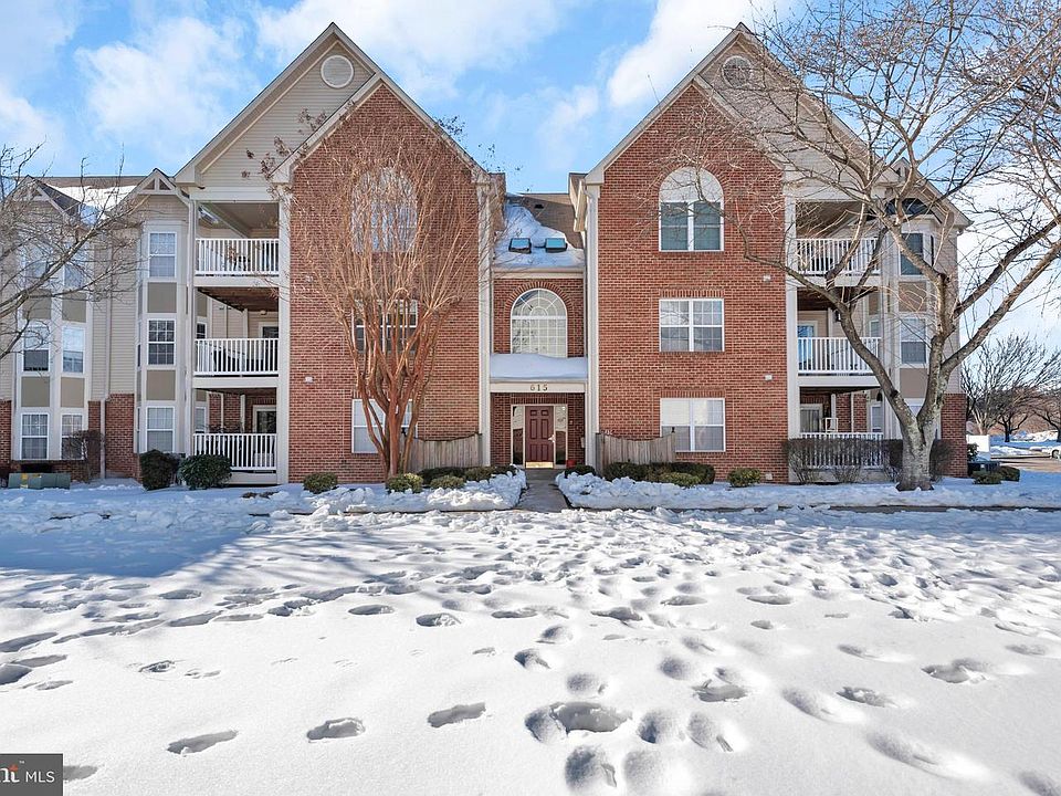 1st image of 615 Admiral Dr Unit 206