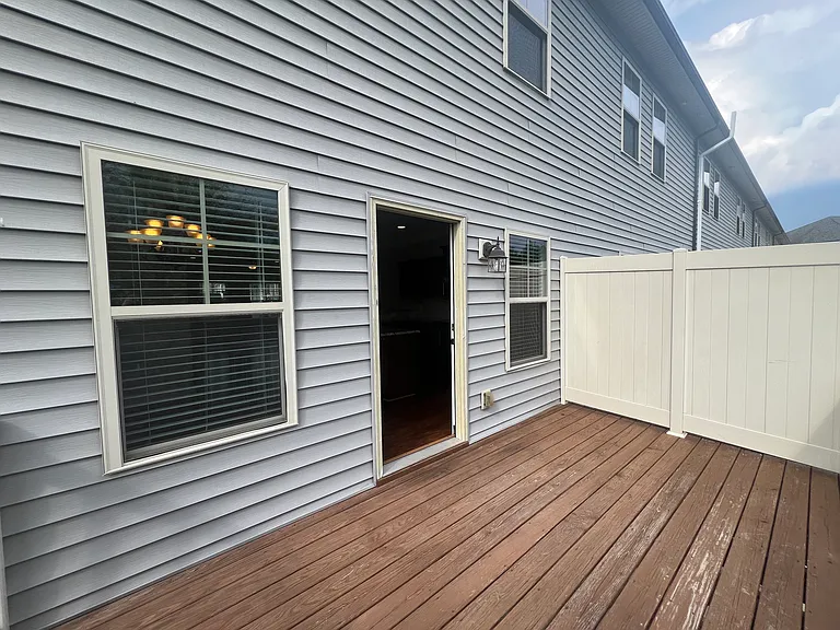 Mallard Ln — Photo 35