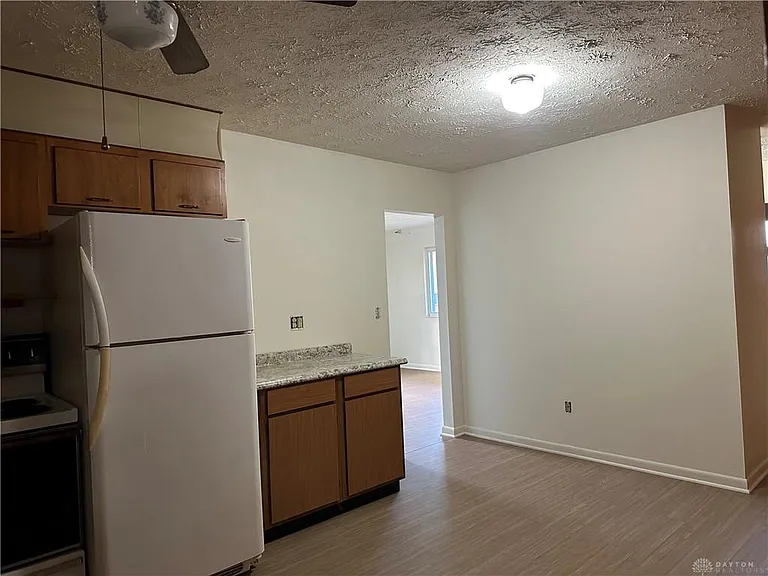2824 Pinegrove Dr — Photo 4