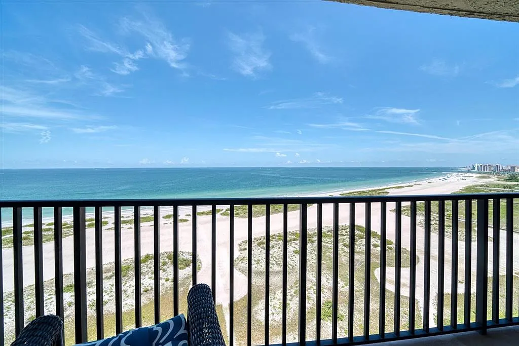 2 bed, 2.0 bath, 1152 sqft, $8,000 — Photo 1