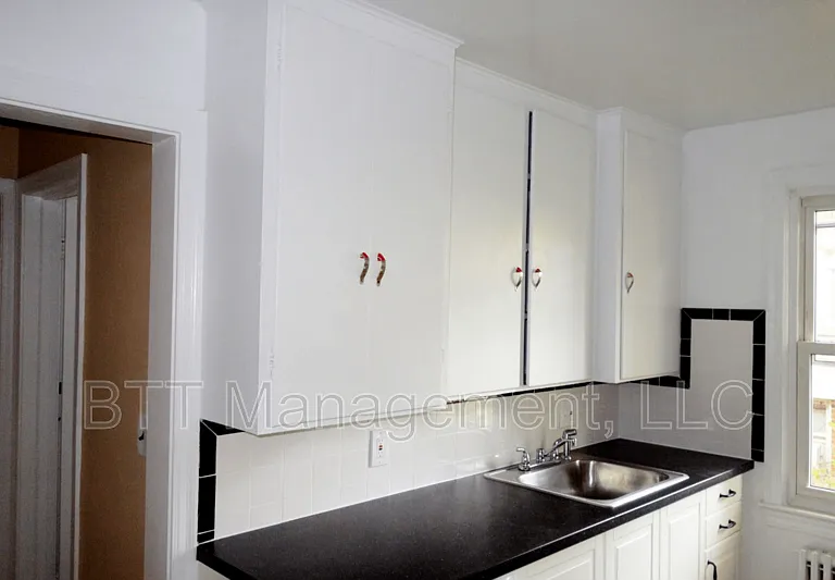 8206 Greenwood Ave #5 — Photo 3
