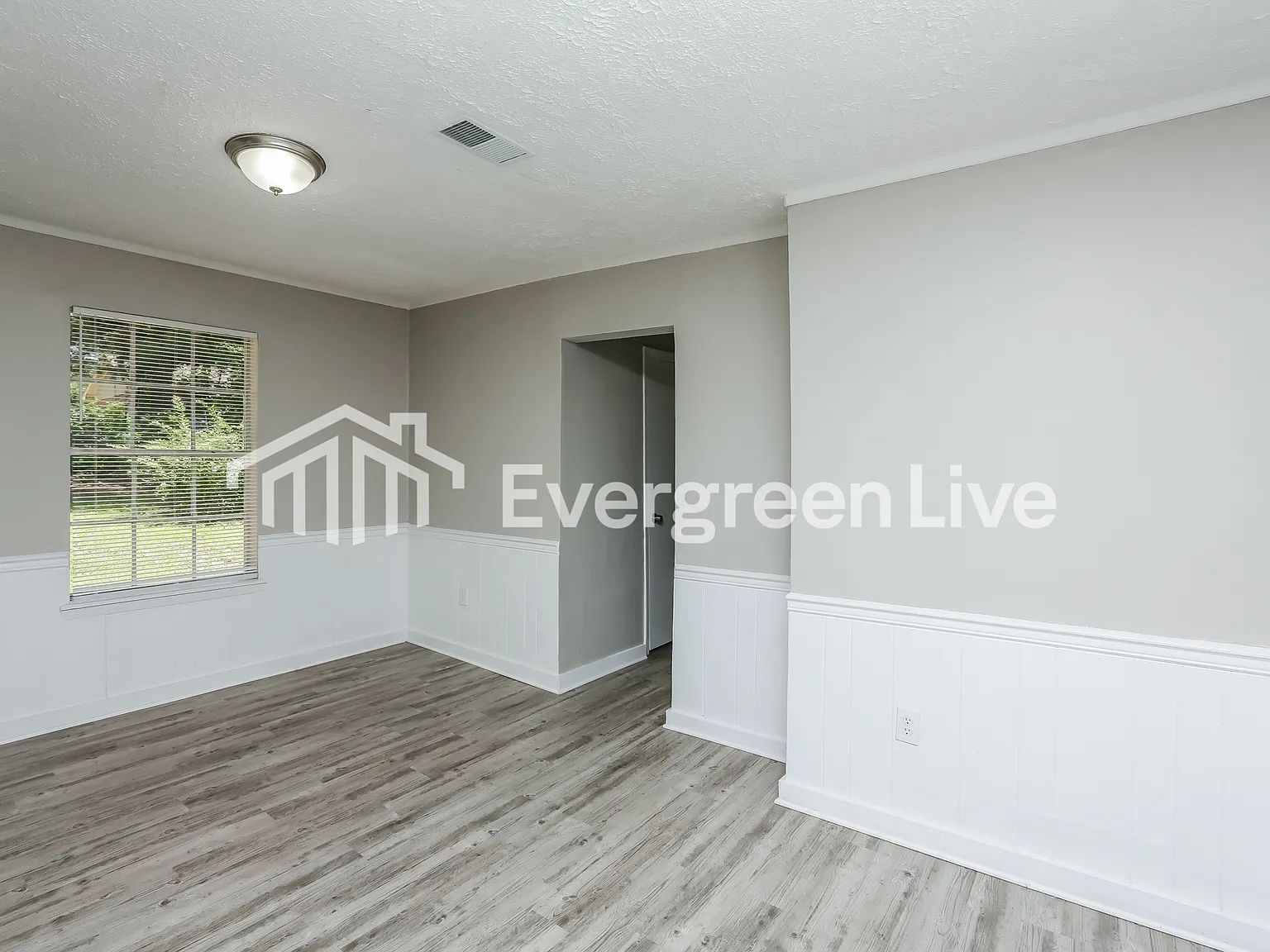 4 bed, 2.0 bath, 1505 sqft, $1,395 — Photo 2