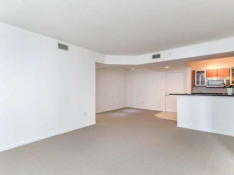 18800 NE 29th Ave #923 — Photo 10