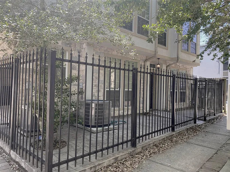 3227 Damico St — Photo 41