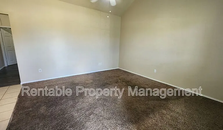 110 Collett Ct — Photo 13