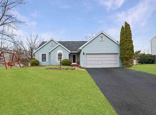 19 Rockefeller Blvd, Rensselaer, NY 12144