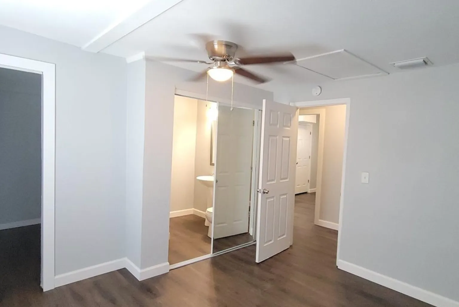 3 bed, 1131 sqft, $2,639 — Photo 4