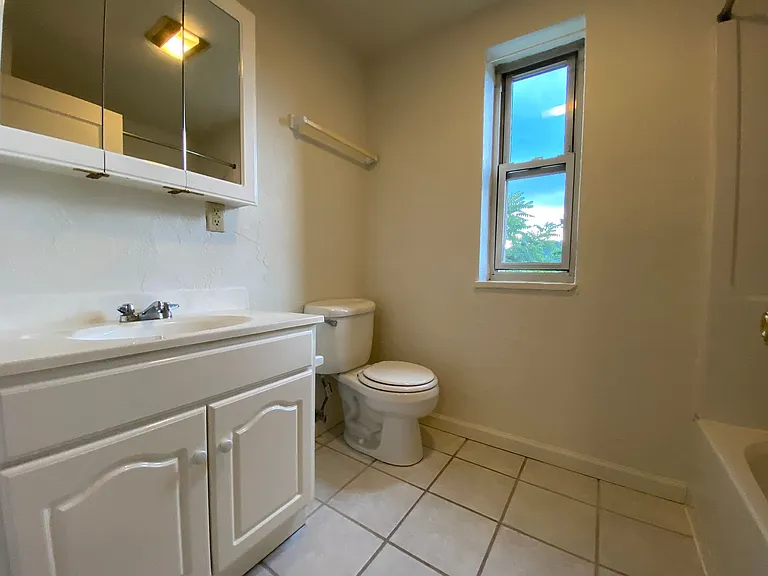 521 Isabella St — Photo 10