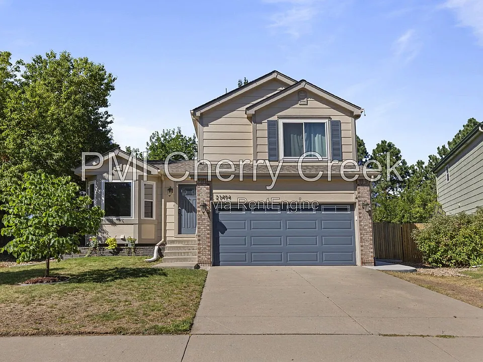 21494 E Crestline Ln
