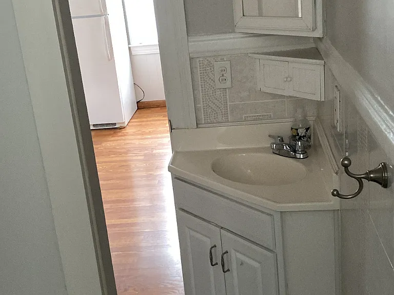 23 Oakley St #1 — Photo 4