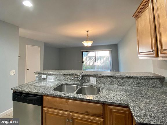 4th image of 2468 Glengyle Dr #230