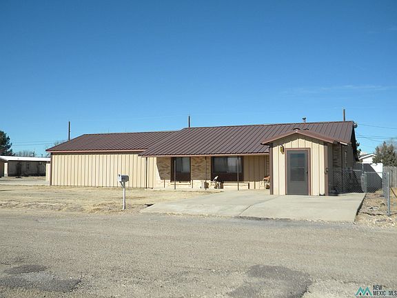 5th image of 203 Curren St