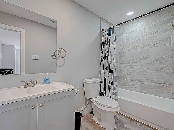 The Eclipse -Private Bath