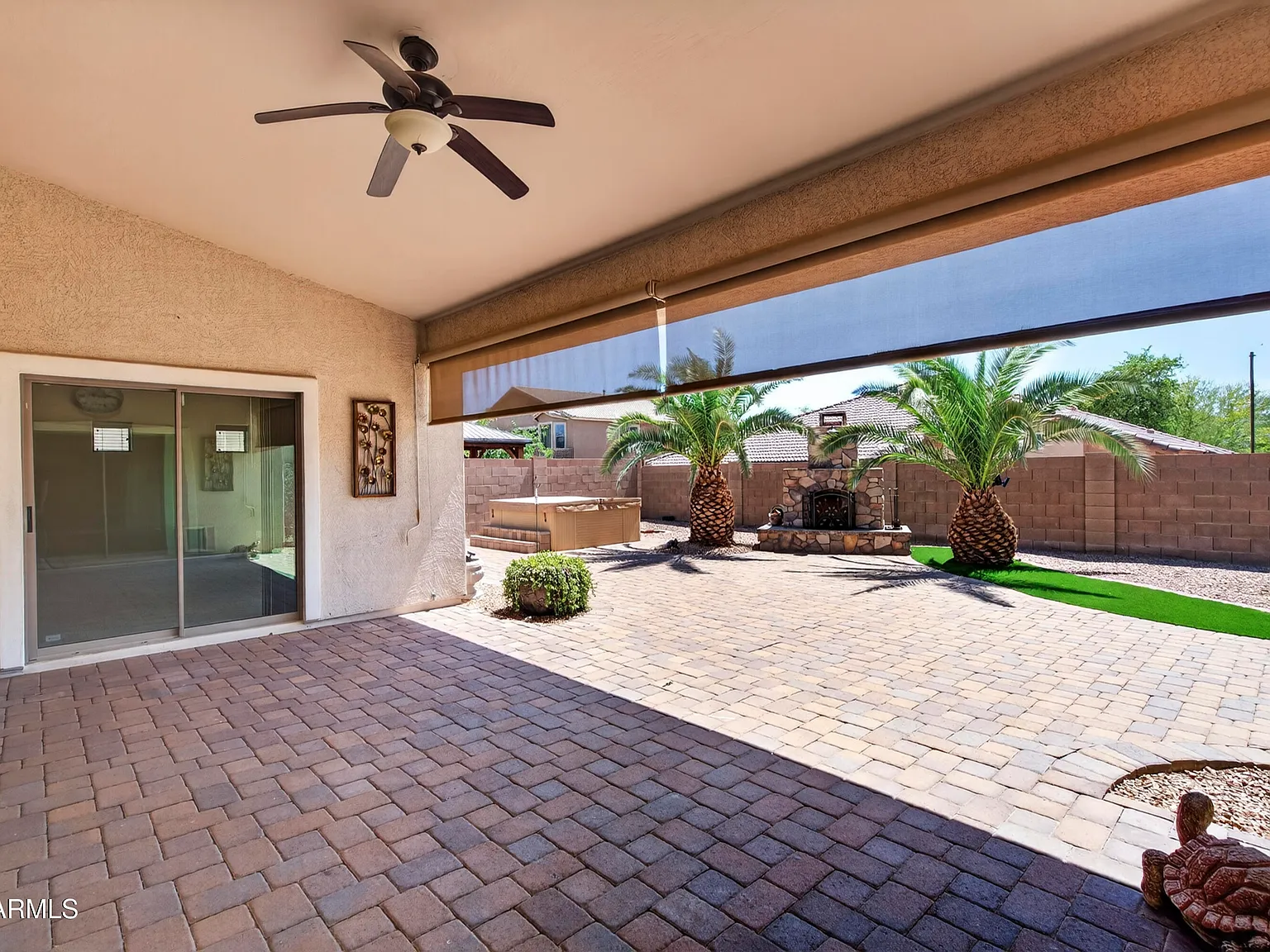 4 bed, 2.0 bath, 2533 sqft, $2,800 — Photo 2