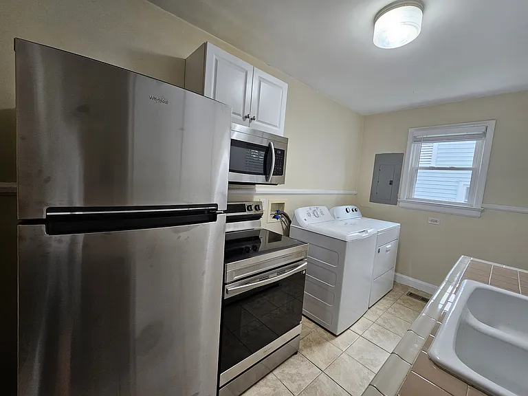 314 Clark St #A — Photo 3