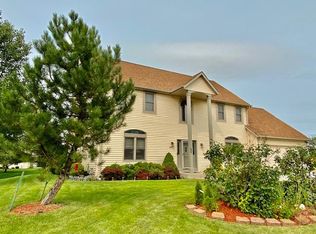 11020 W Arch Ct, Milwaukee, WI 53224