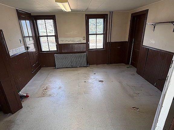 2nd image of 461 Bushkill Center Rd