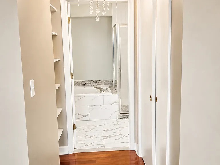 100 Harborview Dr #204 — Photo 6