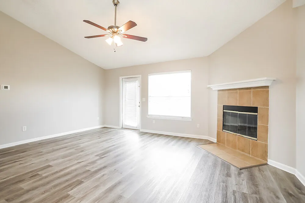 3 bed, 2.0 bath, 1500 sqft, $1,775 — Photo 4