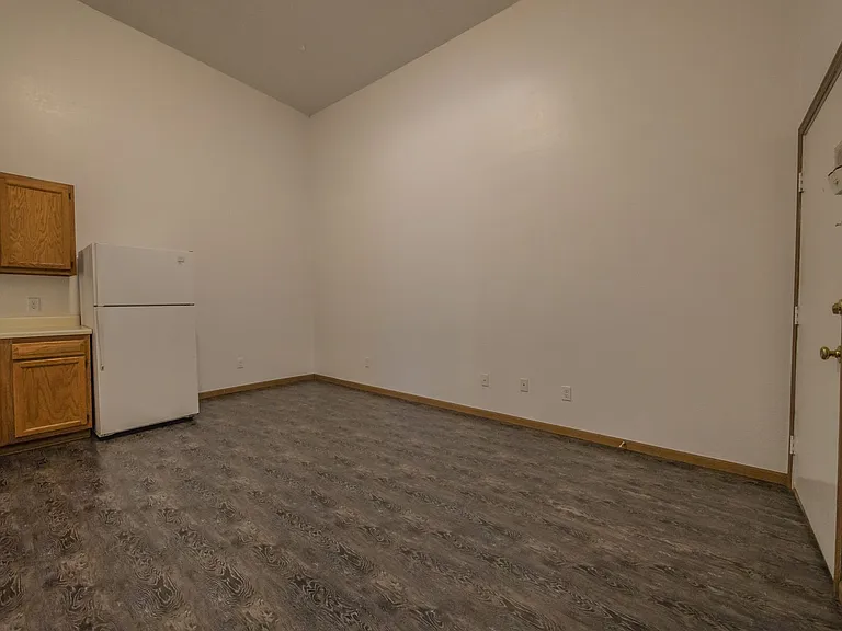 307 N Market St — Photo 2