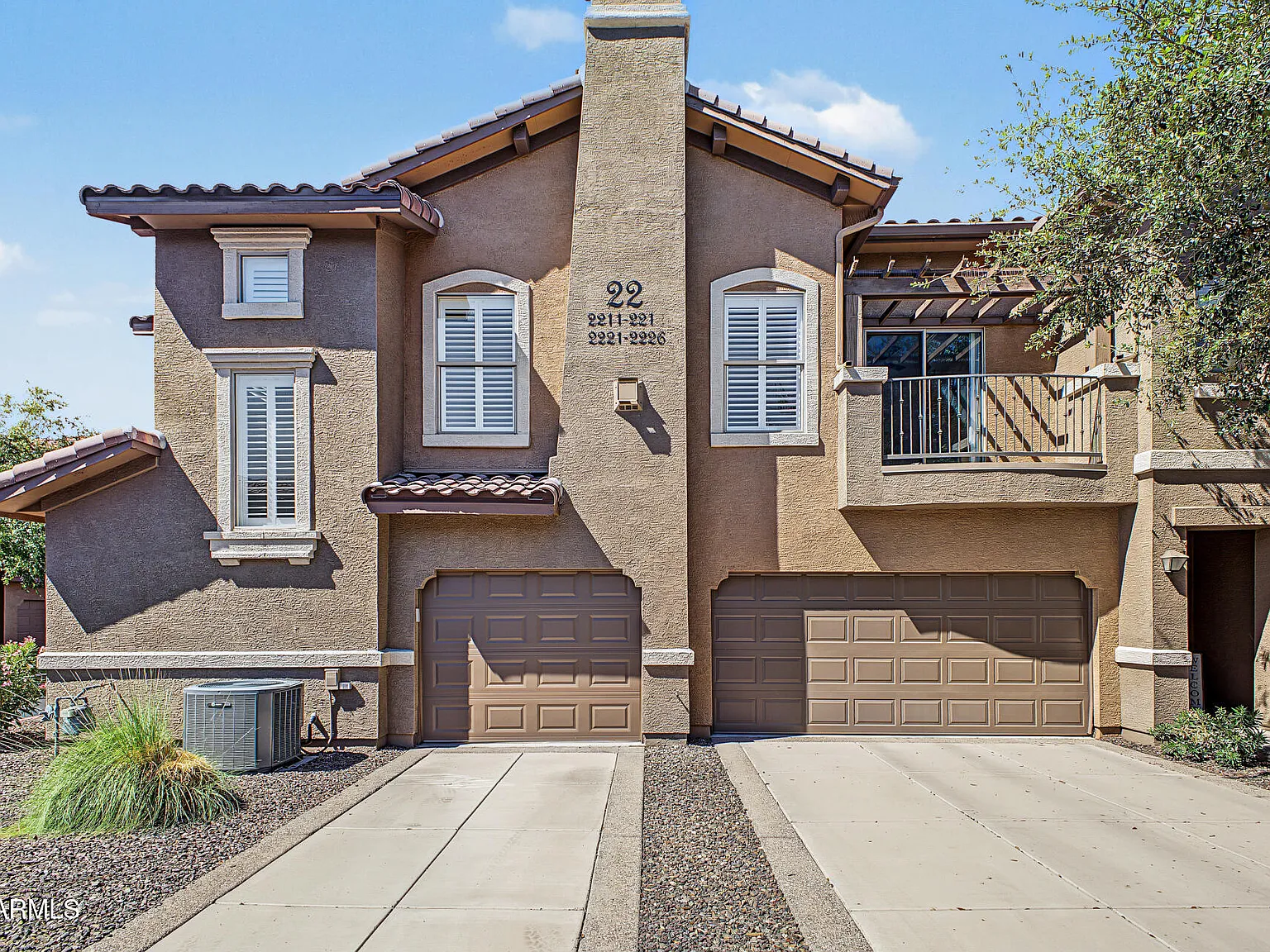 3 bed, 2.0 bath, 1291 sqft, $2,500 — Photo 2