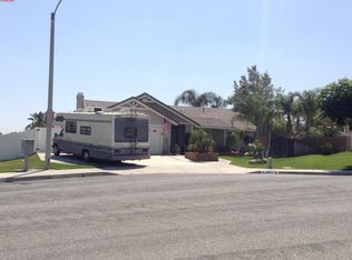 2411 W Sunnyview Dr, Rialto, CA 92377