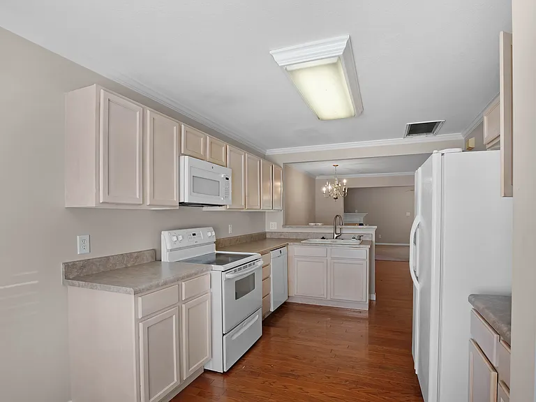 6916 La Christa Way #120 — Photo 8