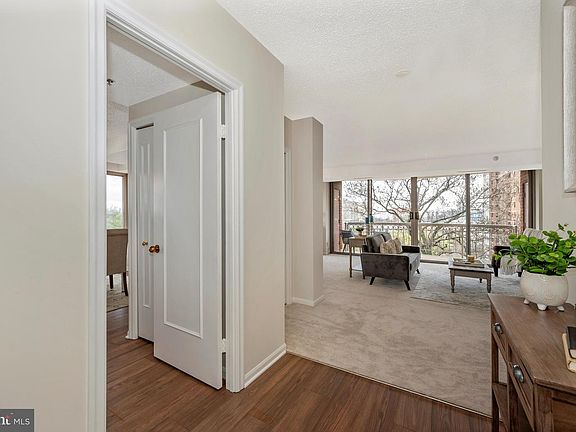 4th image of 5802 Nicholson Ln Unit 2-1002