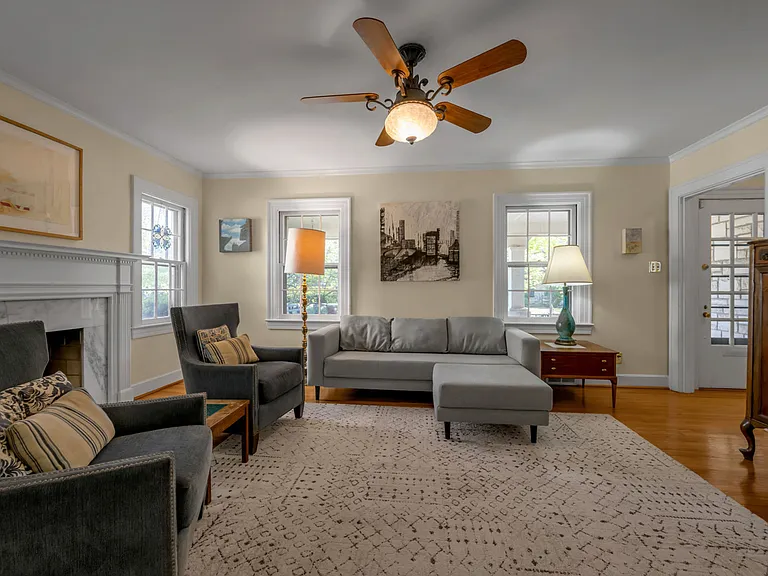 121 Dantzler Dr — Photo 5
