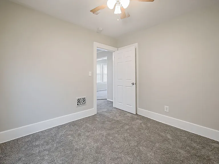 245 S Edith St — Photo 13