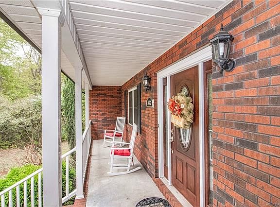 3rd image of 8032 Cypress St