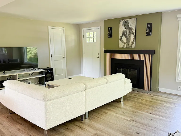 5430 Brainard Rd — Photo 20