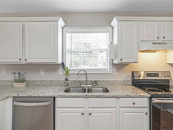 5th image of 1196 Adah Ct