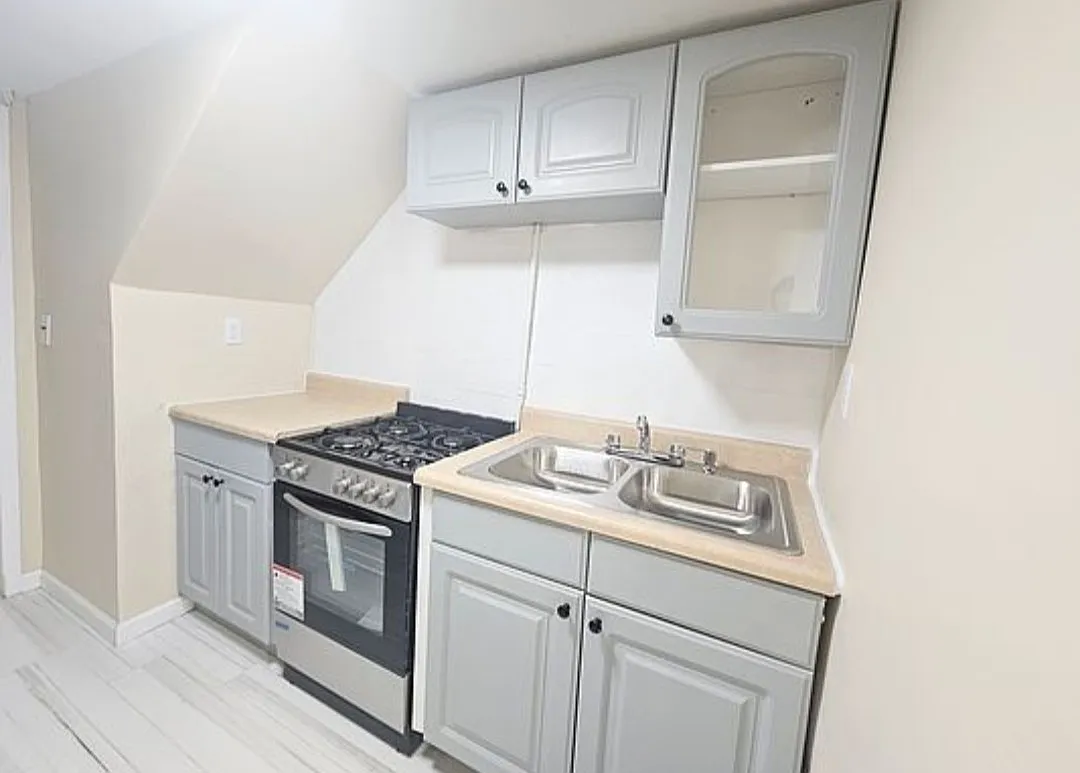 Building Photo - 24 E 91st St #1