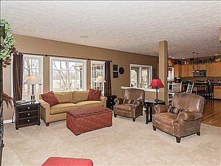 4th image of 9114 Iris Ln