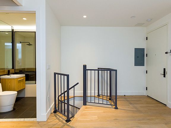 4th image of 246 Johnson Ave #1BB