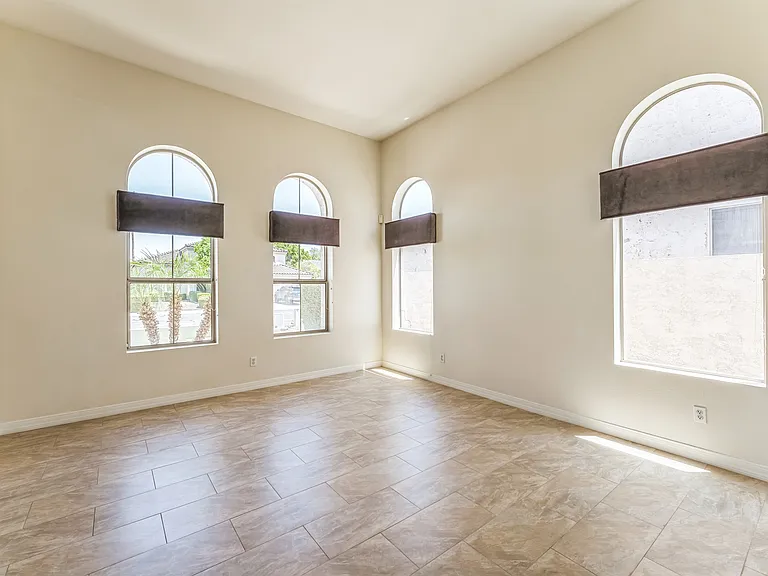 1111 W Washington Ave — Photo 27