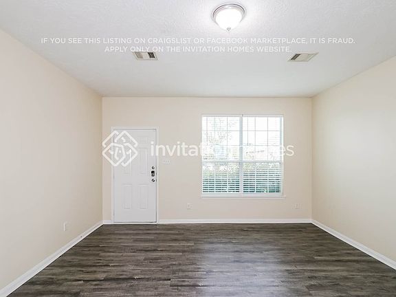 4th image of 4023 Hawthorne Glen Ct