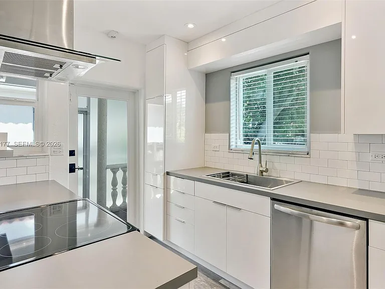 2240 SW 24th Ave — Photo 11